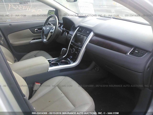 2FMDK4KC7DBB81852 - 2013 FORD EDGE LIMITED SILVER photo 5