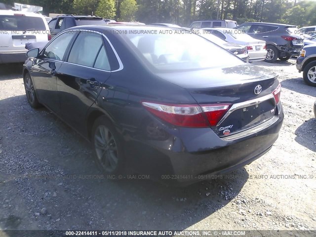 4T1BF1FK8GU248033 - 2016 TOYOTA CAMRY LE/XLE/SE/XSE GREEN photo 3