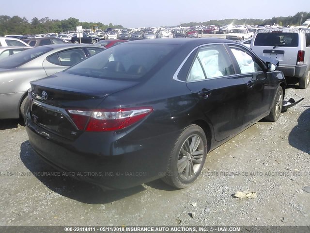 4T1BF1FK8GU248033 - 2016 TOYOTA CAMRY LE/XLE/SE/XSE GREEN photo 4