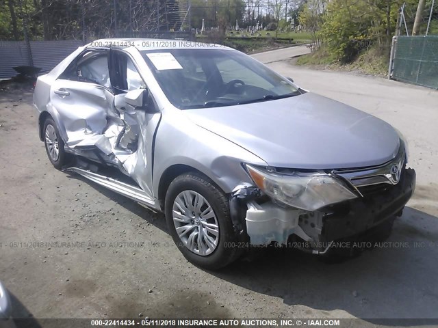 4T1BF1FKXDU646422 - 2013 TOYOTA CAMRY L/SE/LE/XLE 银色 照片 1