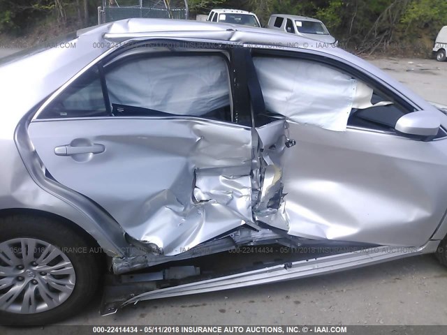 4T1BF1FKXDU646422 - 2013 TOYOTA CAMRY L/SE/LE/XLE 银色 照片 6