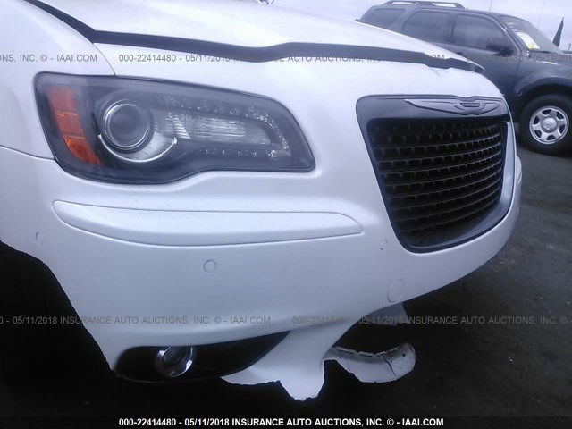 2C3CCAFJ1DH541736 - 2013 CHRYSLER 300 SRT-8 WHITE photo 6