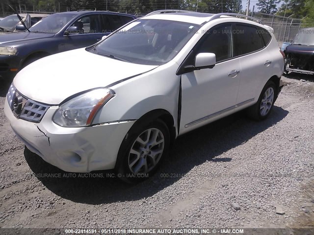 JN8AS5MT4DW506843 - 2013 NISSAN ROGUE S/SV WHITE photo 2