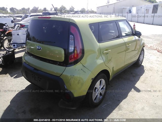 KNDJN2A24F7808241 - 2015 KIA SOUL GREEN photo 4