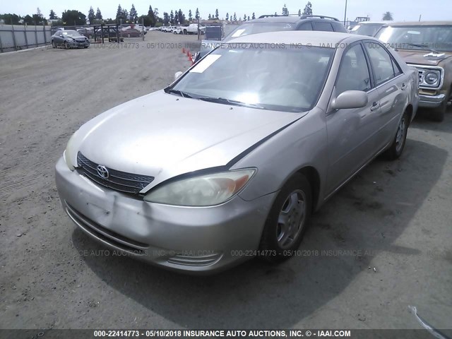 4T1BF30K32U018364 - 2002 TOYOTA CAMRY LE/XLE/SE ოქროსფერი ფოტო 2