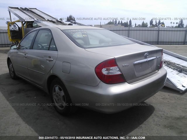 4T1BF30K32U018364 - 2002 TOYOTA CAMRY LE/XLE/SE ოქროსფერი ფოტო 3