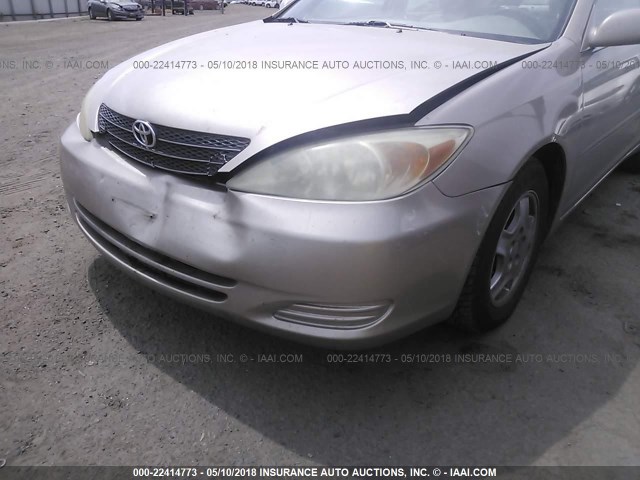 4T1BF30K32U018364 - 2002 TOYOTA CAMRY LE/XLE/SE ოქროსფერი ფოტო 6