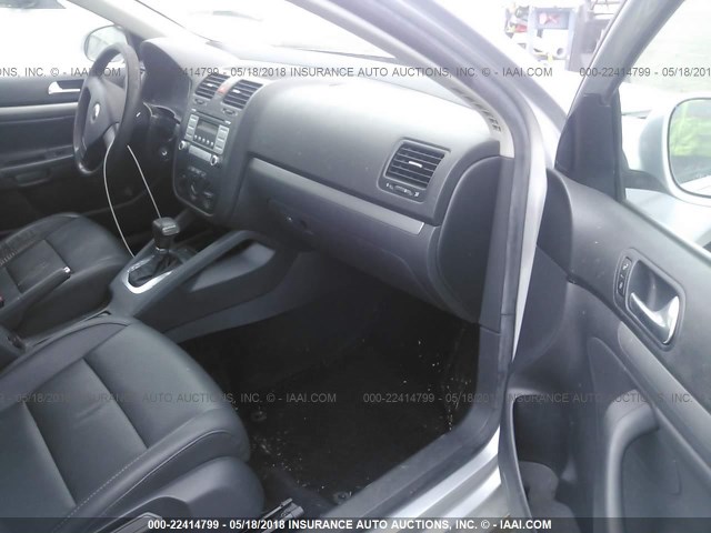 3VWEF71K97M073532 - 2007 VOLKSWAGEN JETTA WOLFSBURG 银色 照片 5