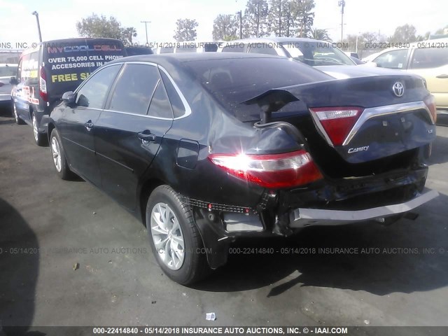 4T1BF1FK3GU118239 - 2016 TOYOTA CAMRY LE/XLE/SE/XSE BLUE photo 3