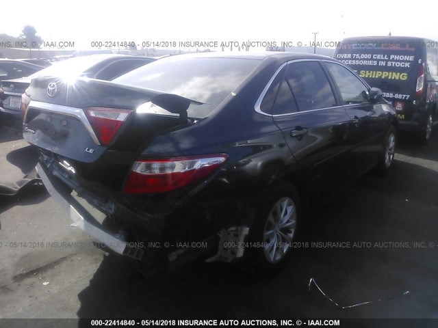 4T1BF1FK3GU118239 - 2016 TOYOTA CAMRY LE/XLE/SE/XSE BLUE photo 4