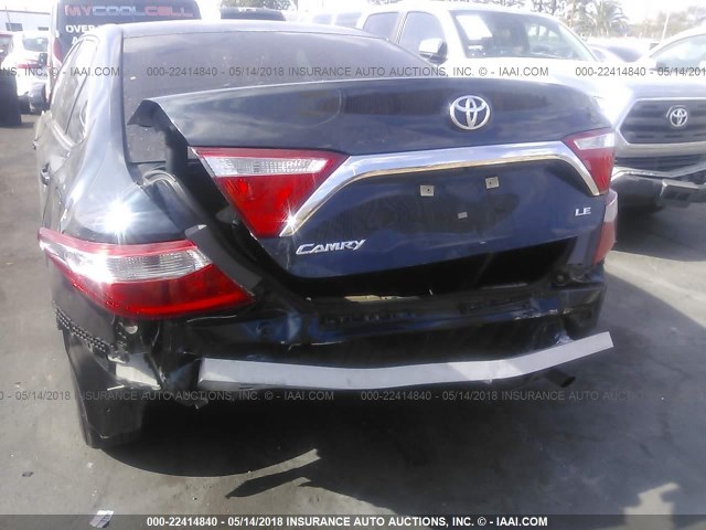 4T1BF1FK3GU118239 - 2016 TOYOTA CAMRY LE/XLE/SE/XSE BLUE photo 6