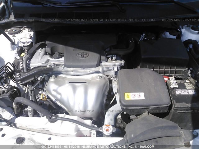 4T1BF1FK2HU765894 - 2017 TOYOTA CAMRY LE/XLE/SE/XSE WHITE photo 10