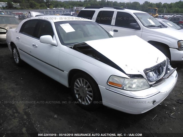 1LNHM81W63Y610916 - 2003 LINCOLN TOWN CAR EXECUTIVE WHITE photo 1