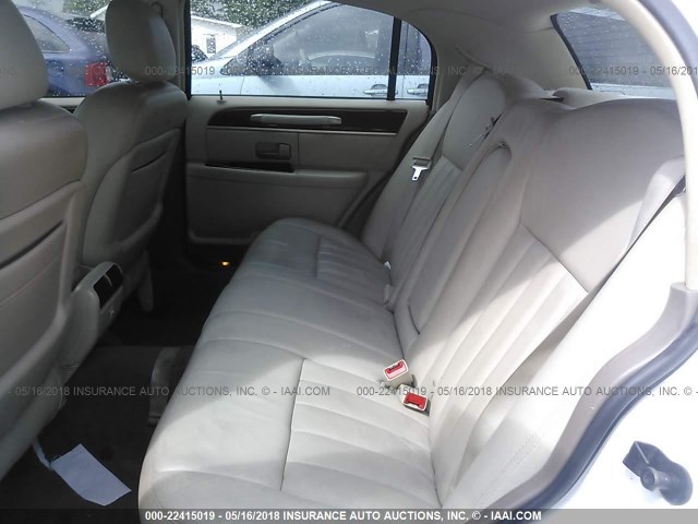 1LNHM81W63Y610916 - 2003 LINCOLN TOWN CAR EXECUTIVE WHITE photo 8