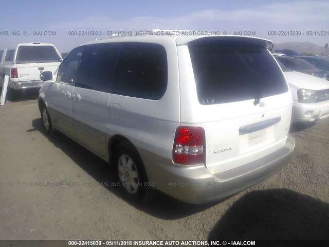 KNDUP131536425528 - 2003 KIA SEDONA EX/LX WHITE photo 3