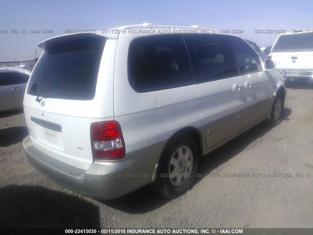 KNDUP131536425528 - 2003 KIA SEDONA EX/LX WHITE photo 4