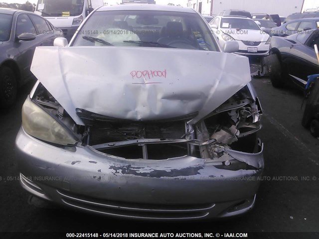 JTDBF30K220005634 - 2002 TOYOTA CAMRY LE/XLE/SE 银色 照片 10