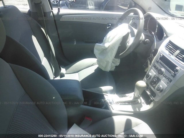 1G1ZA5E02CF217540 - 2012 CHEVROLET MALIBU LS 银色 照片 5