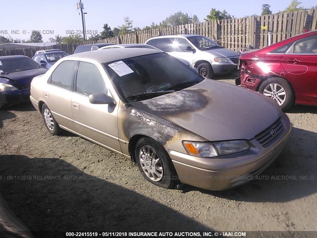 JT2BG22K4W0180034 - 1998 TOYOTA CAMRY CE/LE/XLE GOLD photo 1