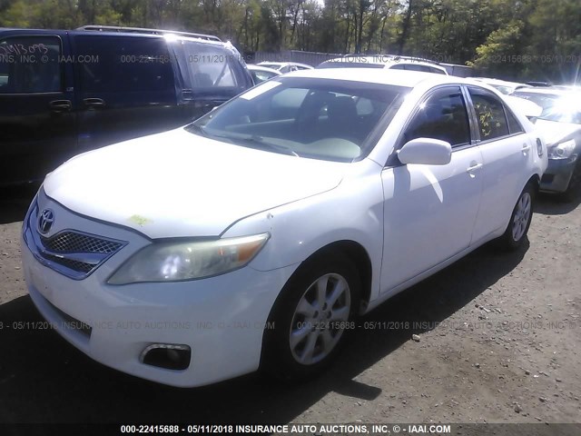 4T1BF3EK4AU561309 - 2010 TOYOTA CAMRY SE/LE/XLE WHITE photo 2