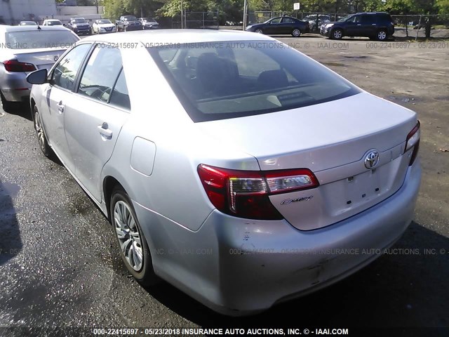 4T1BF1FK1DU293326 - 2013 TOYOTA CAMRY L/SE/LE/XLE SILVER photo 3