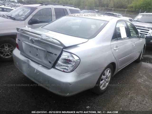 4T1BF30K52U514492 - 2002 TOYOTA CAMRY LE/XLE/SE SILVER photo 4