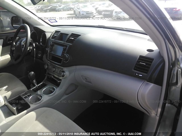 5TDZK3EH3DS109802 - 2013 TOYOTA HIGHLANDER PLUS/SE GRAY photo 5