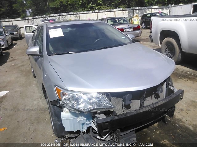 4T1BF1FK9CU158223 - 2012 TOYOTA CAMRY SE/LE/XLE ვერცხლისფერი ფოტო 6