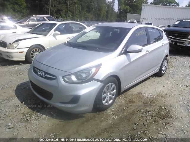 KMHCT5AE6DU068258 - 2013 HYUNDAI ACCENT GLS/GS SILVER photo 2