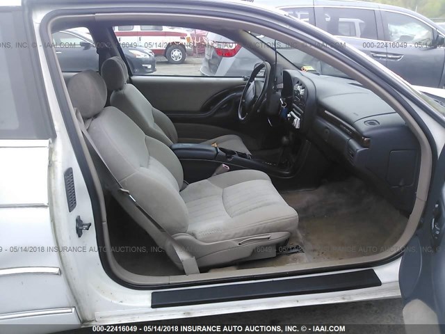 2G1WW12M2V9182952 - 1997 CHEVROLET MONTE CARLO LS 白色 照片 5