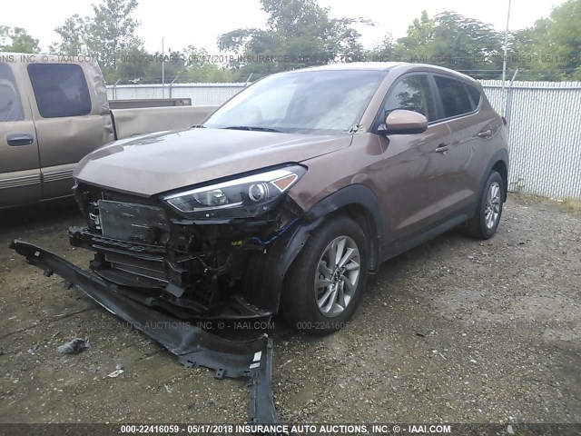 KM8J23A41GU107154 - 2016 HYUNDAI TUCSON SE BROWN photo 2