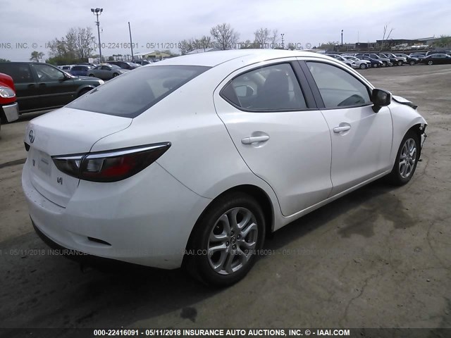 3MYDLBZV7GY104196 - 2016 TOYOTA SCION IA WHITE photo 4