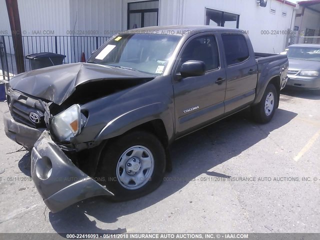 3TMJU4GN5AM094621 - 2010 TOYOTA TACOMA DOUBLE CAB PRERUNNER GRAY photo 2