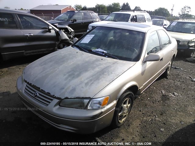 4T1BG22K8VU130635 - 1997 TOYOTA CAMRY CE/LE/XLE თაფლისფერი ფოტო 2