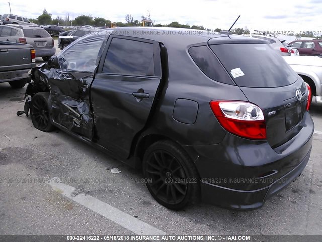 2T1KU4EE0AC363575 - 2010 TOYOTA COROLLA MATRIX  GRAY photo 3