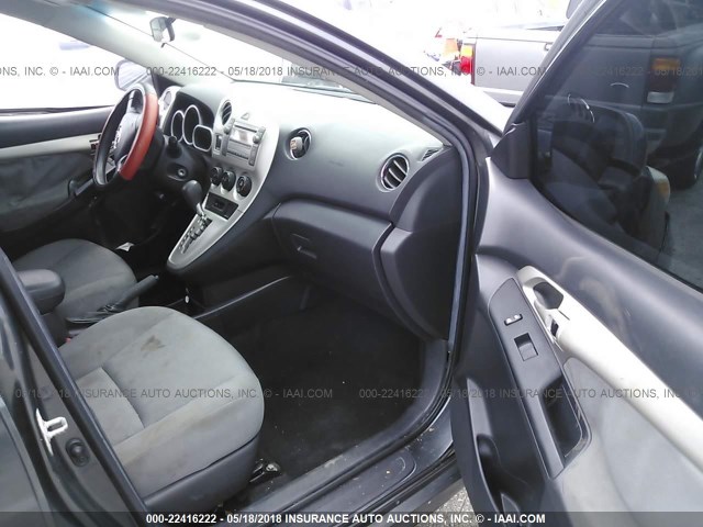 2T1KU4EE0AC363575 - 2010 TOYOTA COROLLA MATRIX  GRAY photo 5