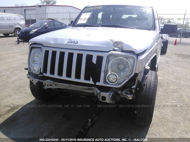 1J8GP28KX8W182691 - 2008 JEEP LIBERTY SPORT SILVER photo 6