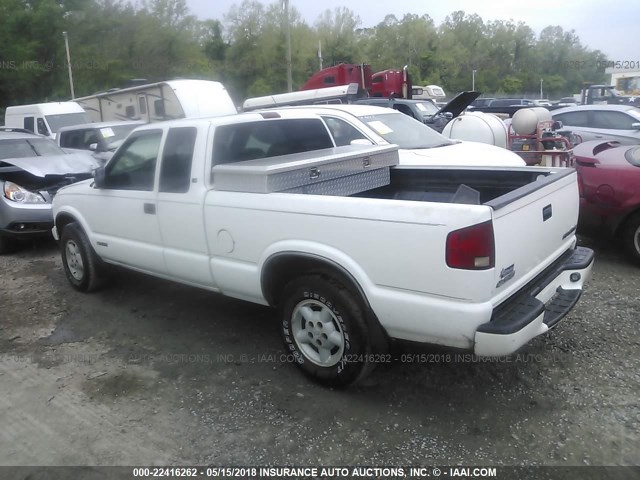 1GCDT19W528203430 - 2002 CHEVROLET S TRUCK S10 WHITE photo 3