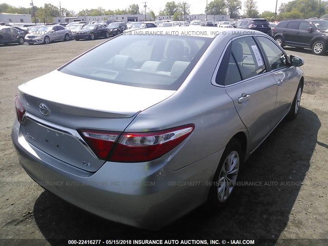 4T4BF1FK7FR489182 - 2015 TOYOTA CAMRY LE/XLE/SE/XSE SILVER photo 4