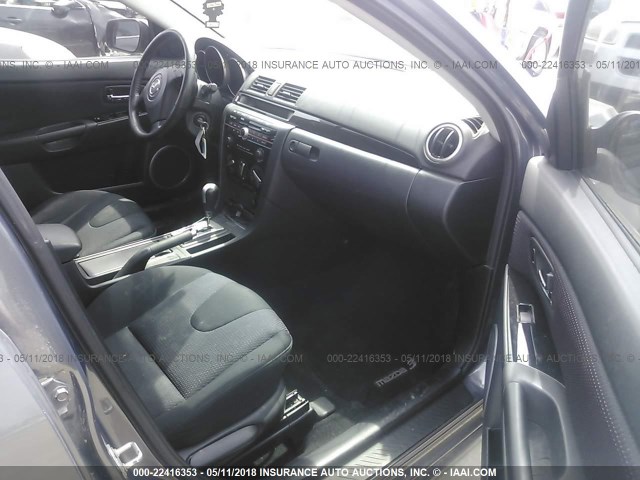 JM1BK343081146462 - 2008 MAZDA 3 HATCHBACK GRAY photo 5