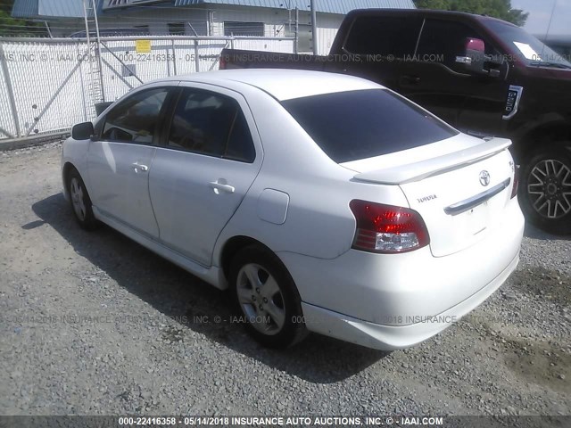 JTDBT923571047086 - 2007 TOYOTA YARIS WHITE photo 3