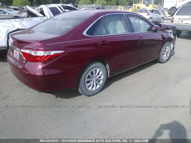 4T1BF1FK2GU532676 - 2016 TOYOTA CAMRY LE/XLE/SE/XSE RED photo 4