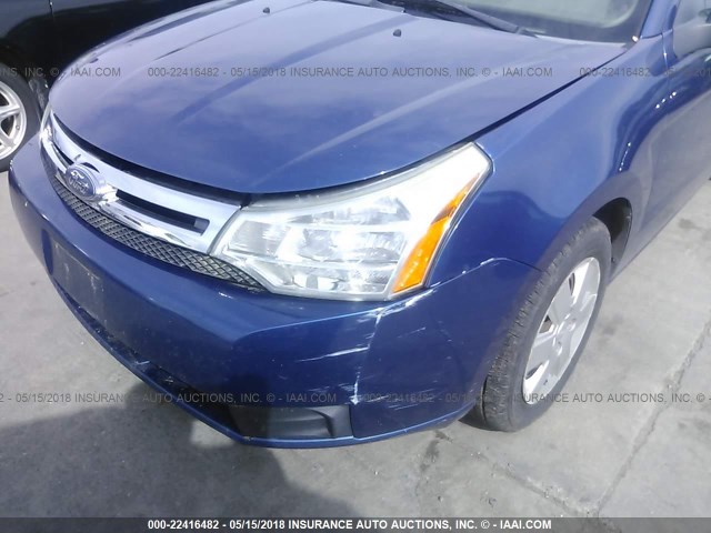 1FAHP34N88W114171 - 2008 FORD FOCUS S/SE BLUE photo 6