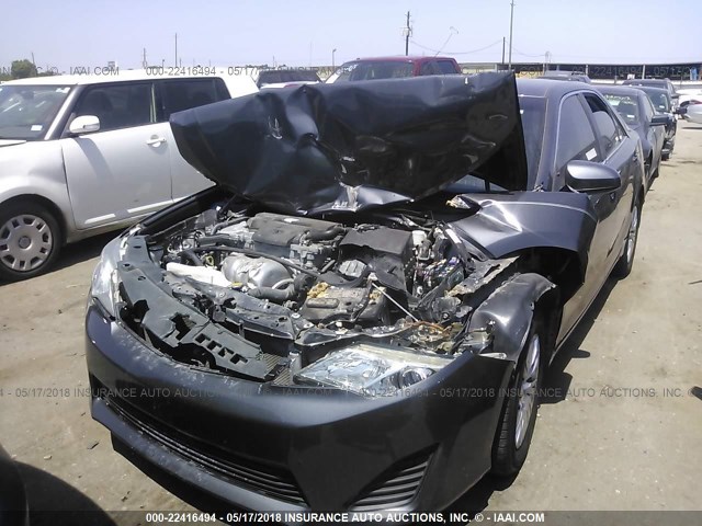 4T1BF1FK4DU694207 - 2013 TOYOTA CAMRY L/SE/LE/XLE 灰色 照片 2
