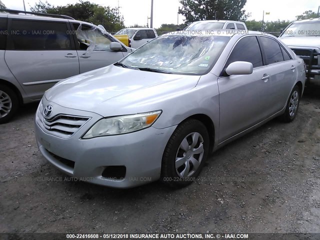 4T1BF3EK3BU175417 - 2011 TOYOTA CAMRY SE/LE/XLE 银色 照片 2