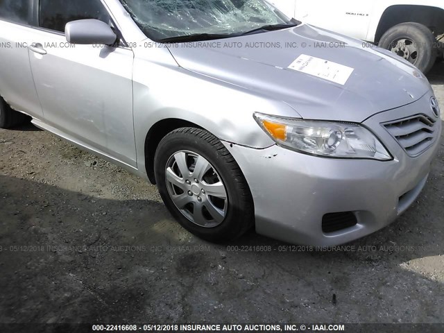 4T1BF3EK3BU175417 - 2011 TOYOTA CAMRY SE/LE/XLE 银色 照片 6