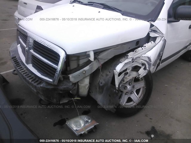 1D4HB38P86F185679 - 2006 DODGE DURANGO SXT WHITE photo 6