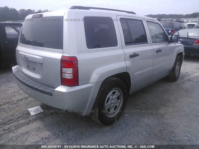 1J8FF28WX8D775366 - 2008 JEEP PATRIOT SPORT SILVER photo 4