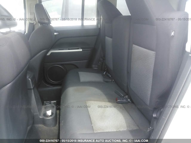 1J8FF28WX8D775366 - 2008 JEEP PATRIOT SPORT SILVER photo 8