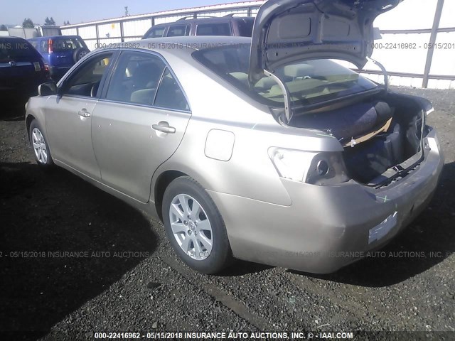 JTNBB46K573000700 - 2007 TOYOTA CAMRY NEW GENERAT HYBRID BEIGE photo 3